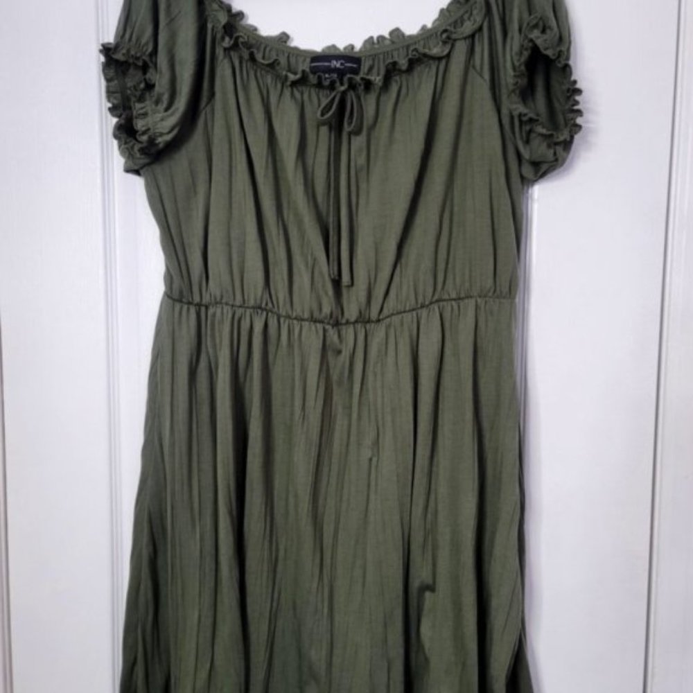 International Company dress